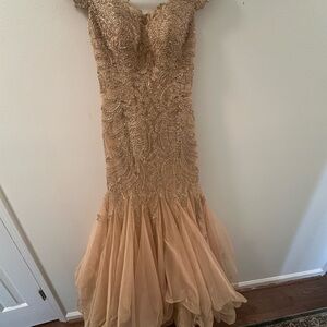 Sherri Hill Champagne Nude Lace-Trim Evening Dress